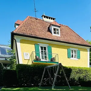 https://salzburg-residence-amadeus.salzburghotels.net